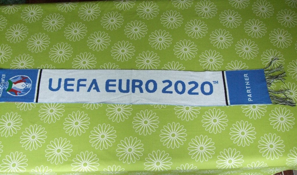 Sjaal UEFA EURO 2020, Verzamelen, Ophalen of Verzenden, Zo goed als nieuw, Buitenlandse clubs, Vaantje of Sjaal