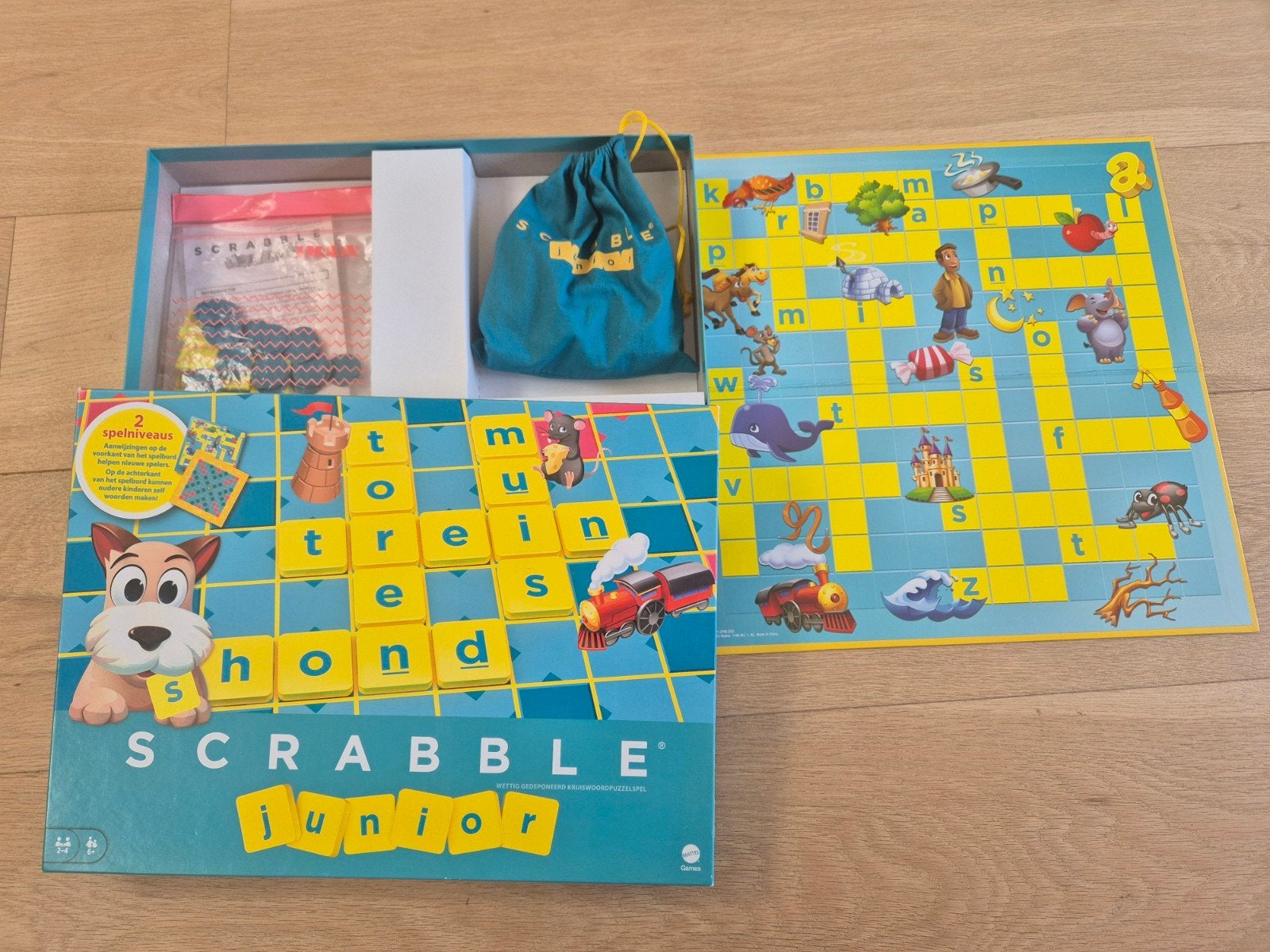 Scrabble Junior - Het leuke woordspel voor kinderen, Drie of vier spelers, Ophalen, Zo goed als nieuw, Mattel