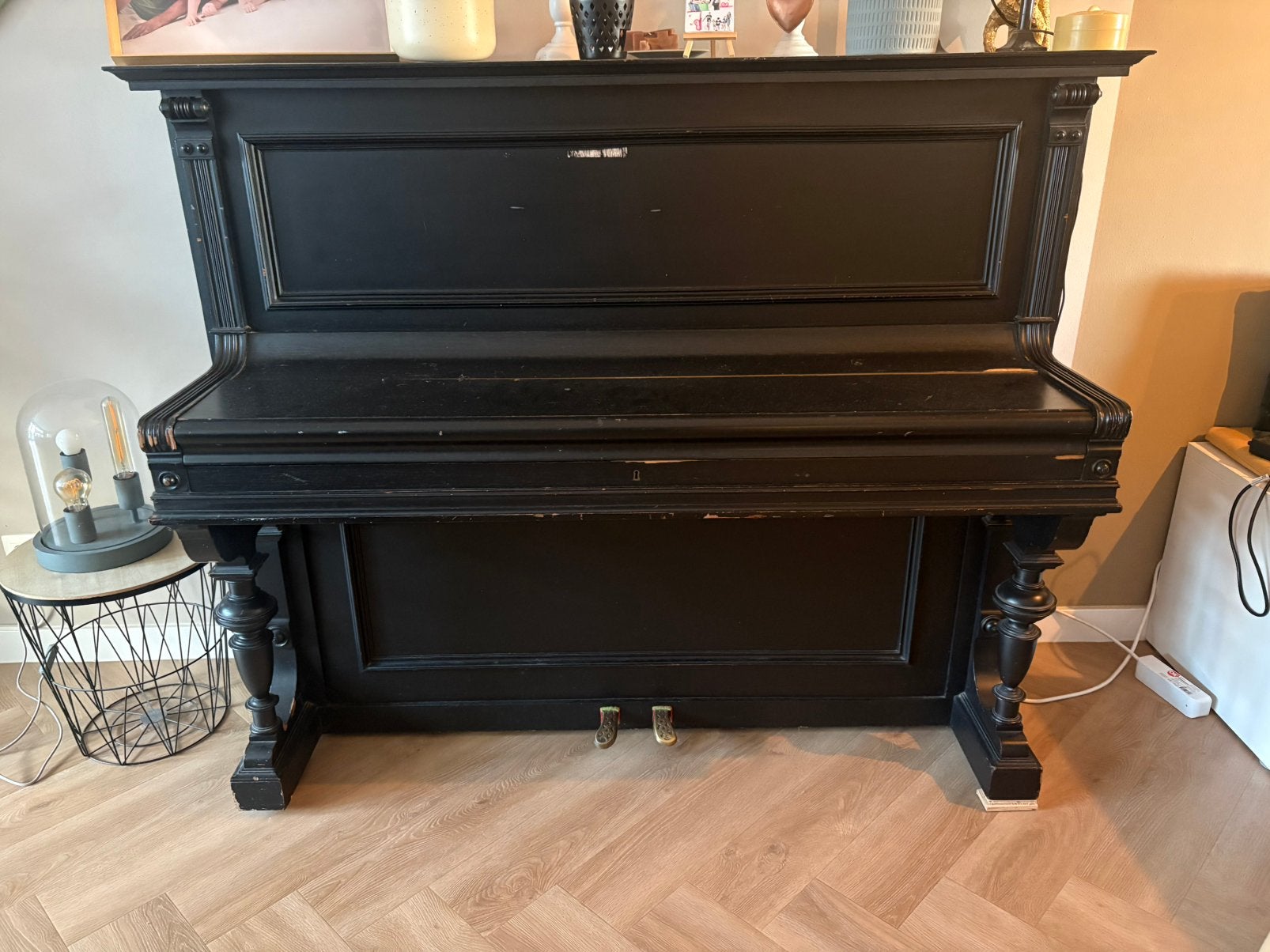 Neumeyer piano, 3 kapotte snaren, ivoren toetsen, Ophalen, Gebruikt, Zwart, Piano