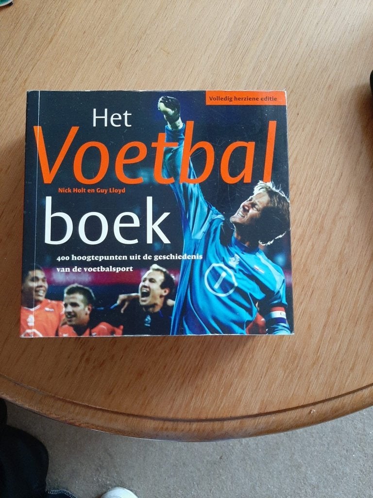 het voetbal boek, Ophalen of Verzenden, Gelezen, Balsport