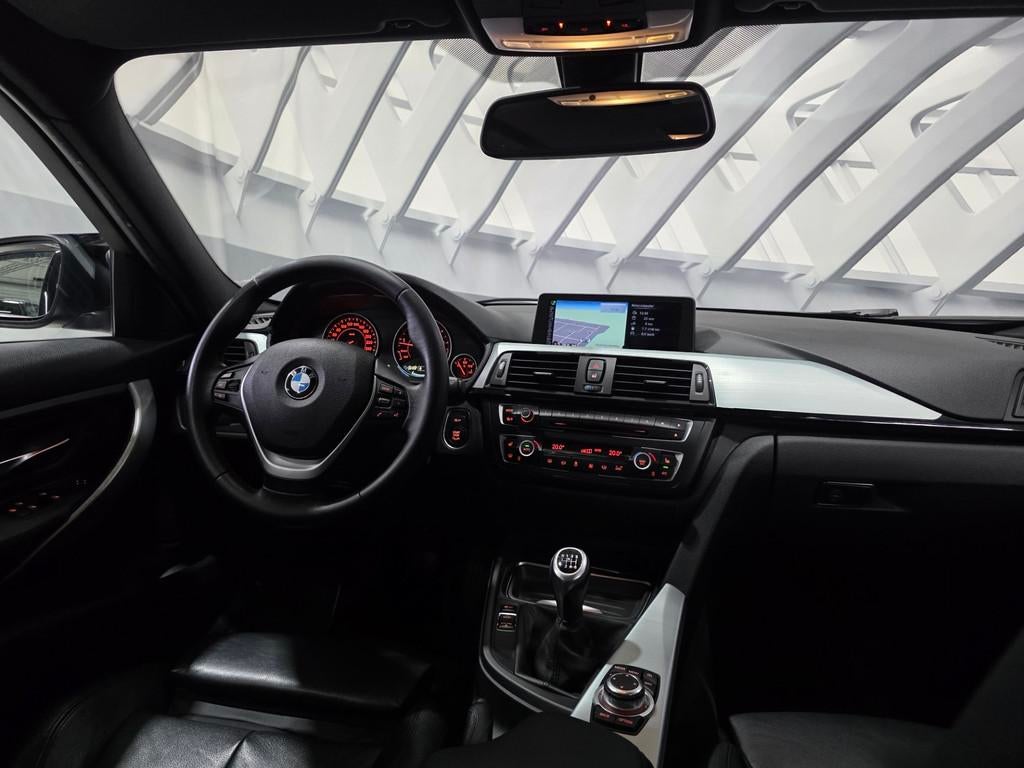 BMW 3-serie 320i High Executive m sport/ leer /zwarte hemel/, Auto's, BMW, Achterwielaandrijving, Gebruikt, 4 cilinders, Handgeschakeld