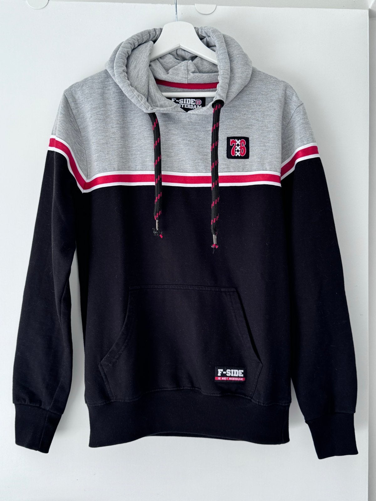 F-SIDE Amsterdam Hoodie - Grijs, Zwart, Rood - Maat S, Kleding | Heren, Ophalen of Verzenden, Zo goed als nieuw, Maat 46 (S) of kleiner