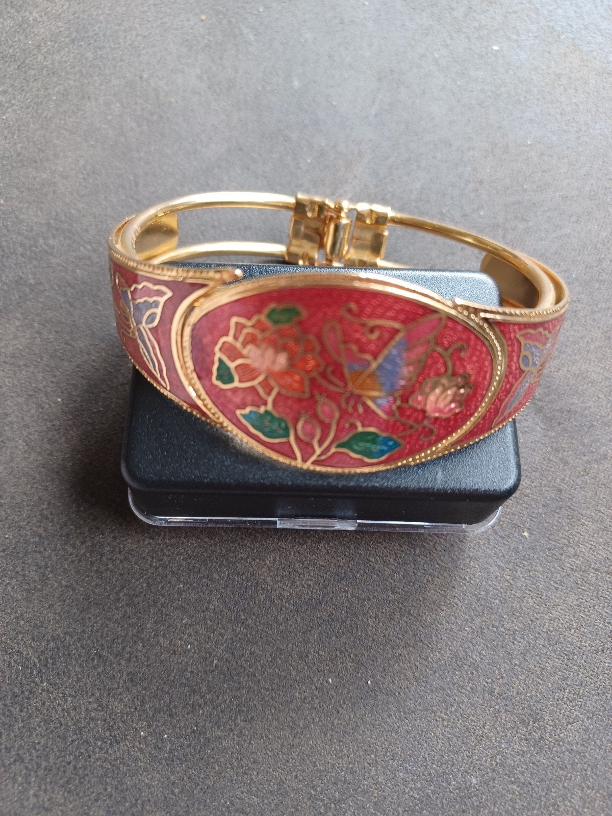 cloisonné emaille scharnierarmband, Sieraden, Tassen en Uiterlijk, Verzenden, Zo goed als nieuw, Goud, Goud