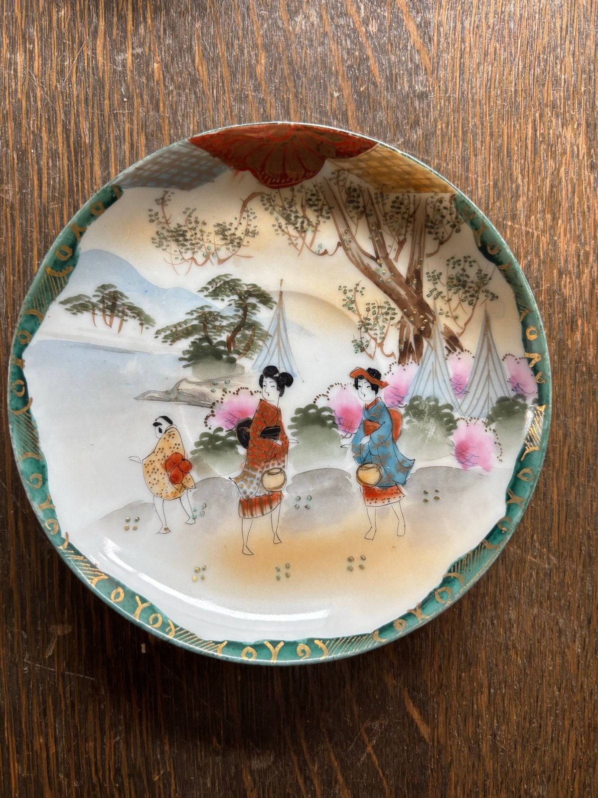 Antiek Japans Satsuma Aardewerk Schoteltje met Geisha's, Ophalen of Verzenden