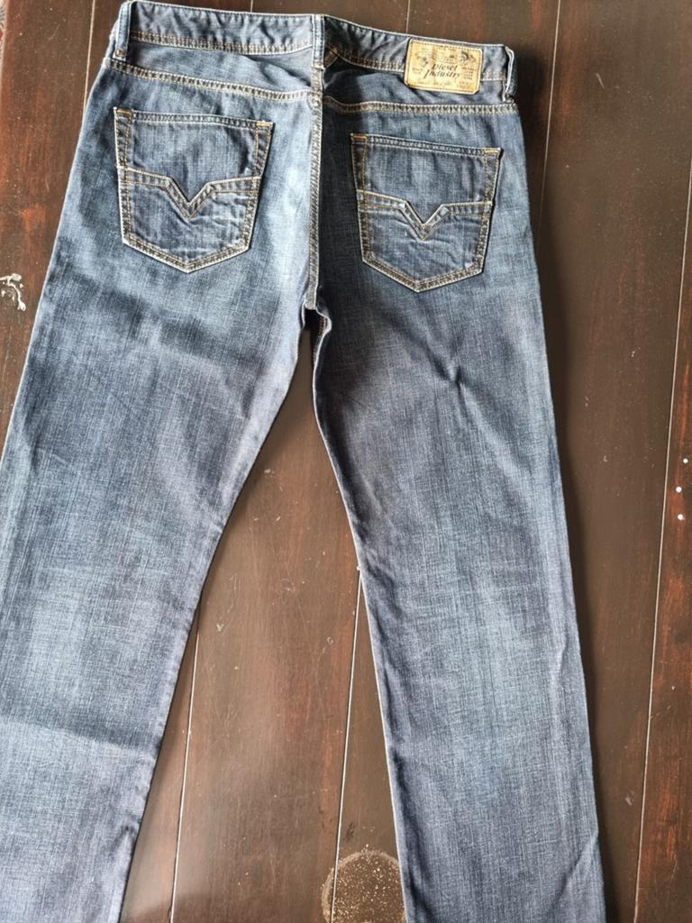 ZGAN CLASSIC DIESEL LARKEE REGULAR STRAIGHT JEANS SIZE 34/32, Diesel, Blauw, Ophalen of Verzenden, Zo goed als nieuw