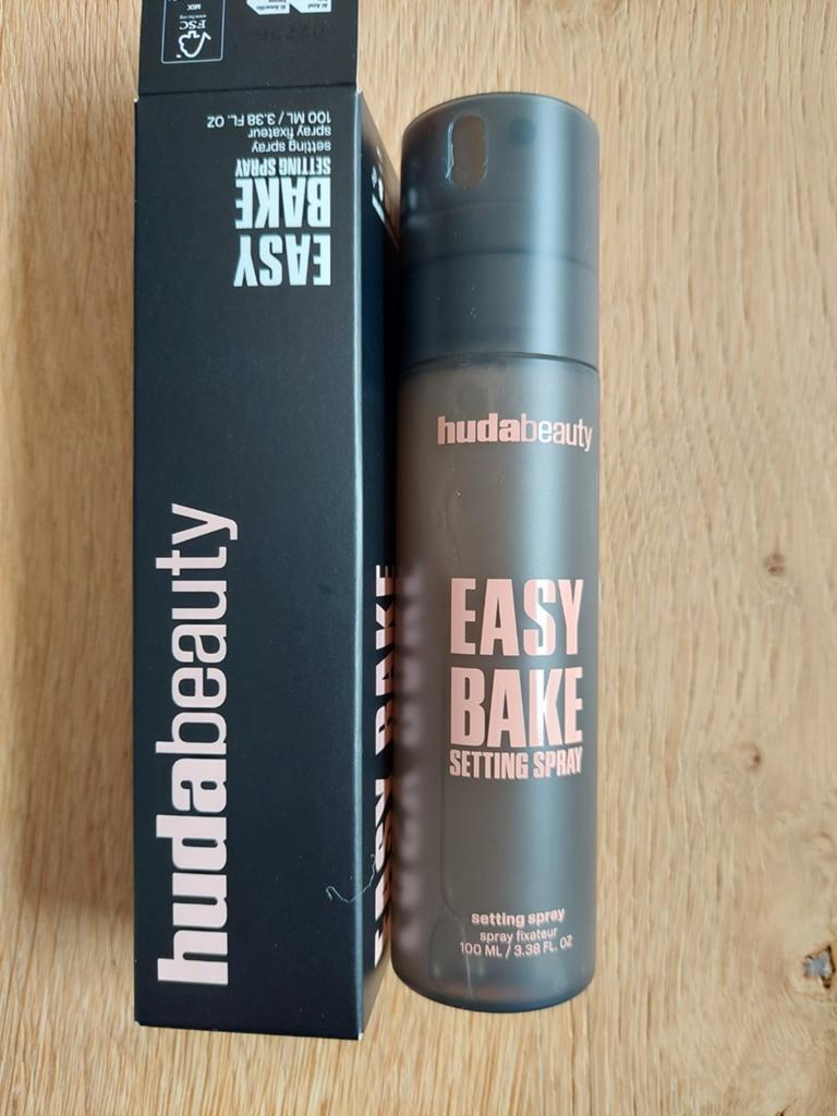 Huda Beauty Easy Bake Setting Spray 100ml, Gehele gezicht, Zwart, Nieuw, Ophalen of Verzenden