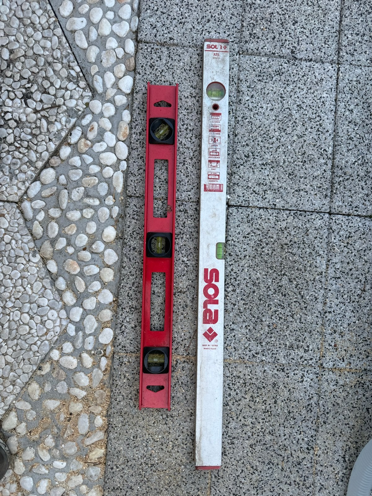 Set van 2 Sola waterpassen (rood en wit), Ophalen of Verzenden, Gebruikt, Waterpas, Overige merken