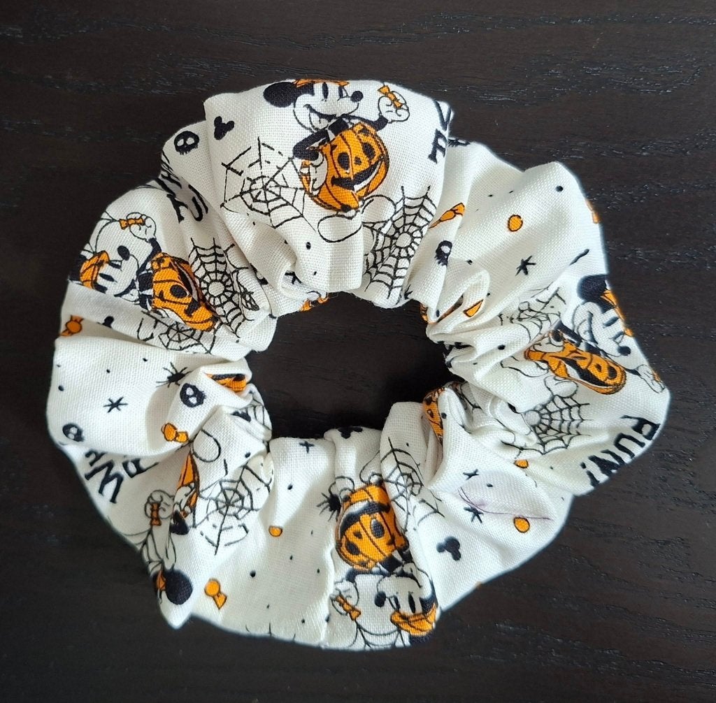 Nieuw-scrunchie Mickey als pompoen Halloween, Verzamelen, Ophalen of Verzenden, Mickey Mouse, Nieuw, Overige typen