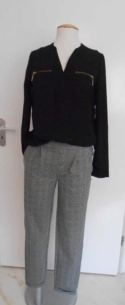 Atmosphere blouse zwart mt 36, Kleding | Dames, Blouses en Tunieken, Atmosphere, Zwart, Ophalen of Verzenden, Zo goed als nieuw