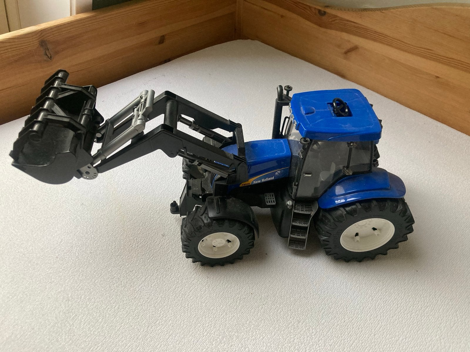 Bruder New Holland Tractor Speelgoed met Voorlader, Ophalen of Verzenden, Gebruikt