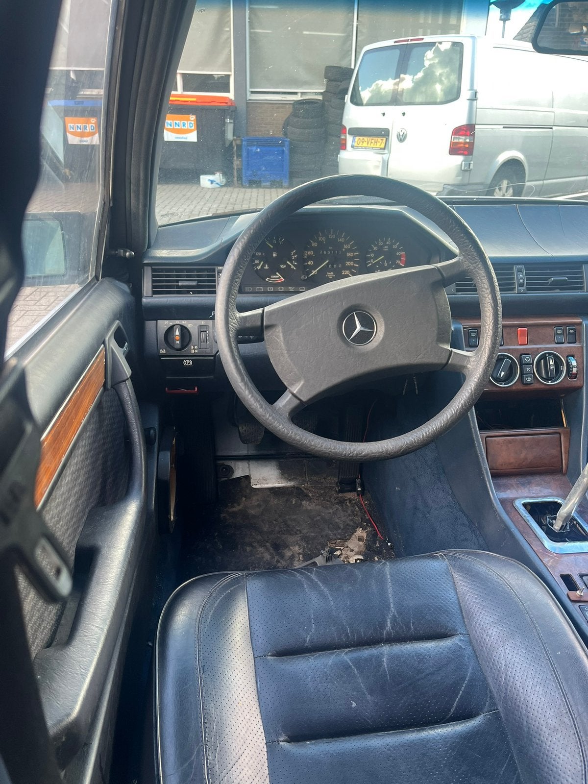 MERCEDES 250 D belastingvrij W124 en donorauto erbij!!, foto 7