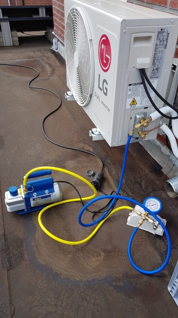 Te huur: vacuum pomp airco, Ophalen, Gebruikt, Minder dan 60 m³, Wandairco