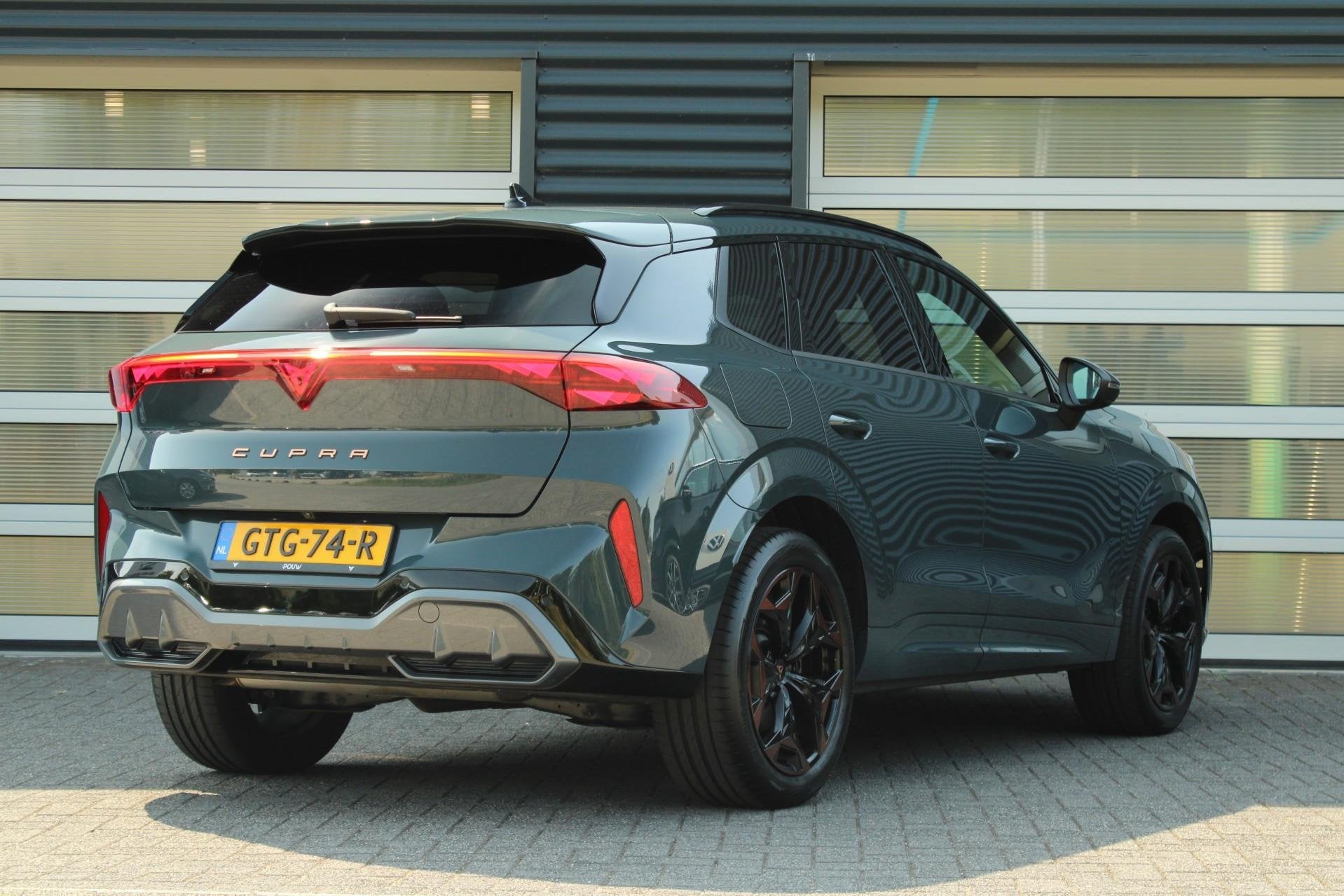 CUPRA Terramar 1.5 TSI e-Hybrid 272pk VZ Performance | SoH 9, 12 maanden, Stof, 4 cilinders, 26 kWh