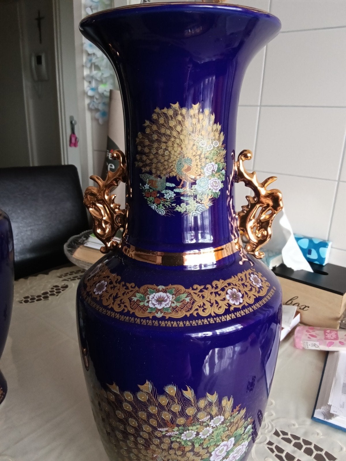Prachtig paar Chinese vazen met pauwen en bloemmotieven, Ophalen