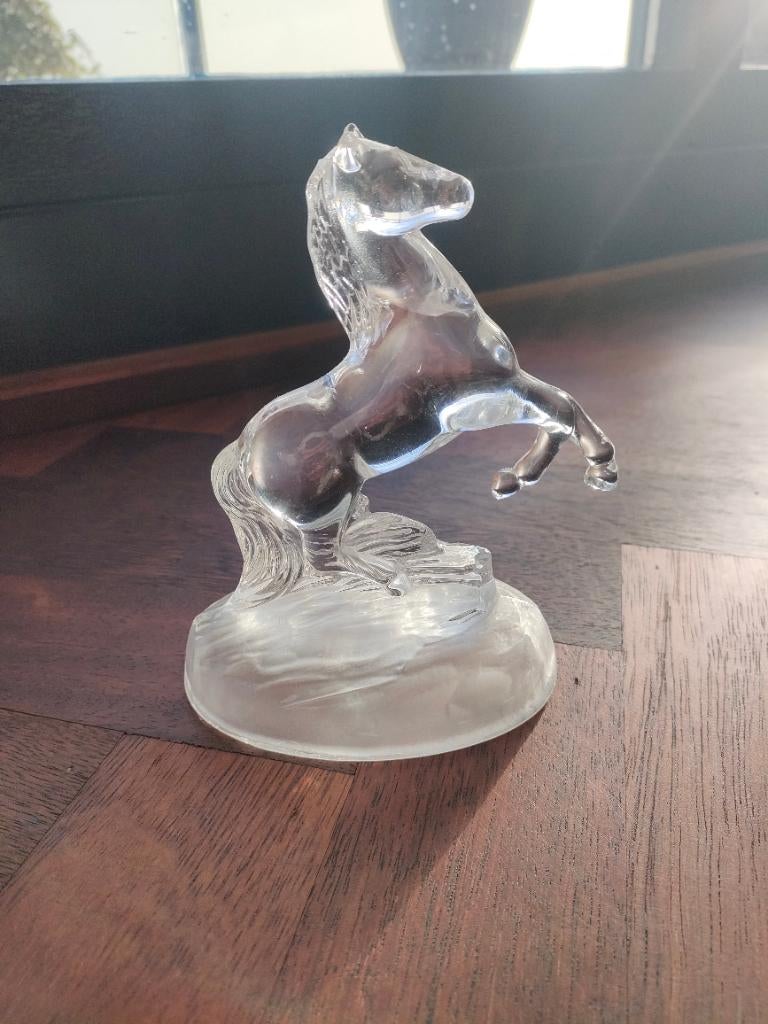 Vintage kristallen paard, Ophalen
