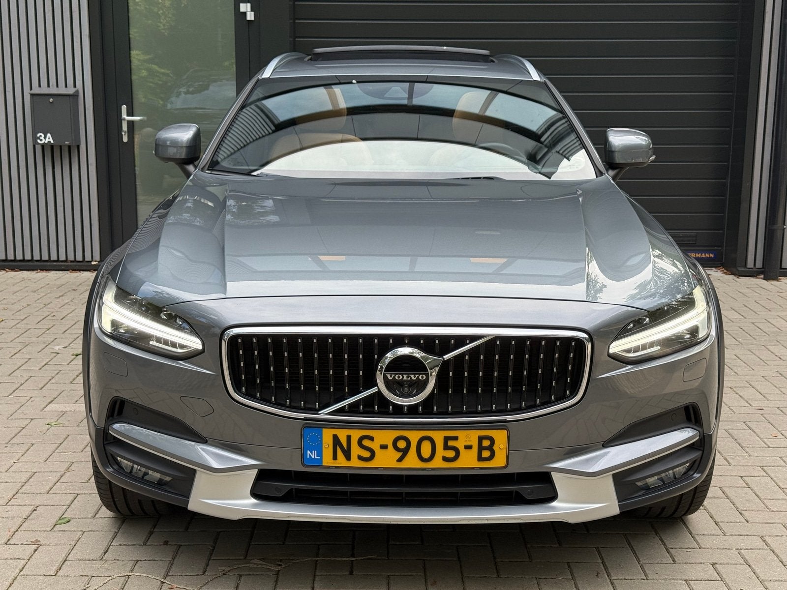 Volvo V90 Cross Country 2.0 T5 Pro (bj 2017, automaat), Auto's, Automaat, Euro 6, 1969 cc, 1747 kg