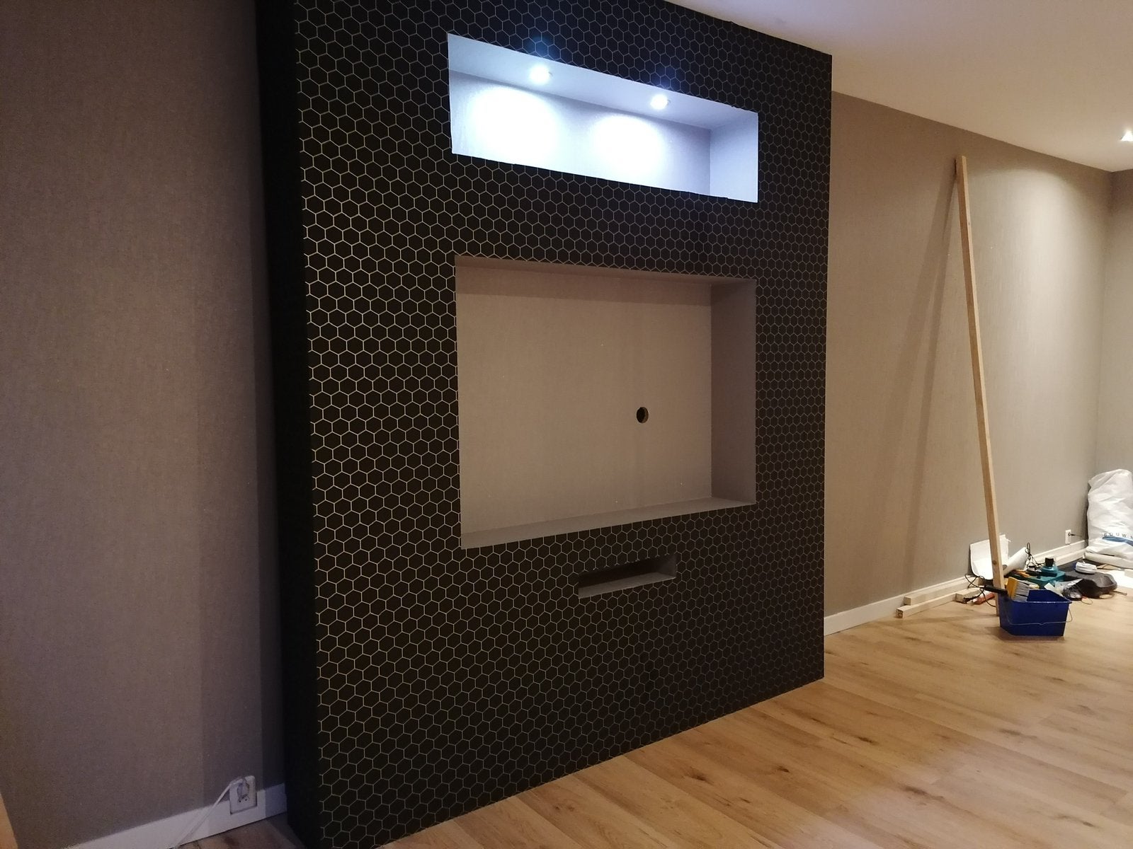 Cinema wall, Ophalen, 200 cm of meer, Zo goed als nieuw, 25 tot 50 cm