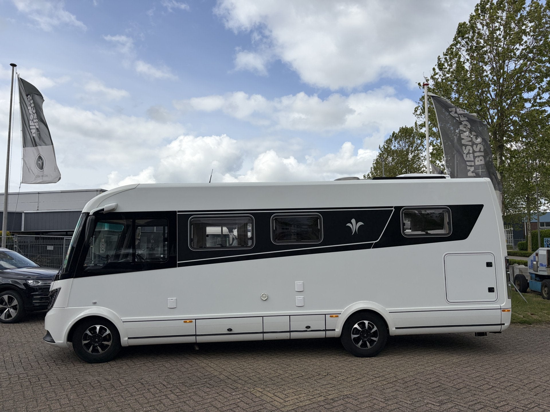 NIESMANN BISCHOFF ARTO 76LE 3.0 Automaat Hefbed Levelsysteem, Caravans en Kamperen, Niesmann+Bischoff, Galliersweg 39
5349AT  OSS, NL