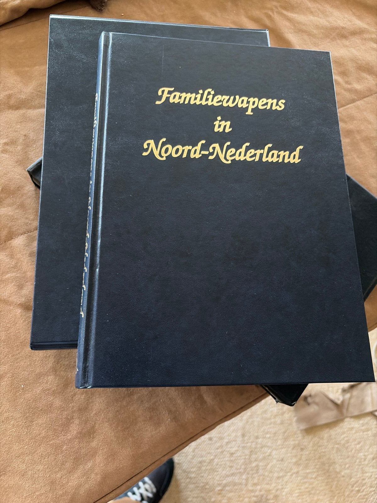 Familiewapens in Noord-Nederland (2 delen), Ophalen of Verzenden, Zo goed als nieuw