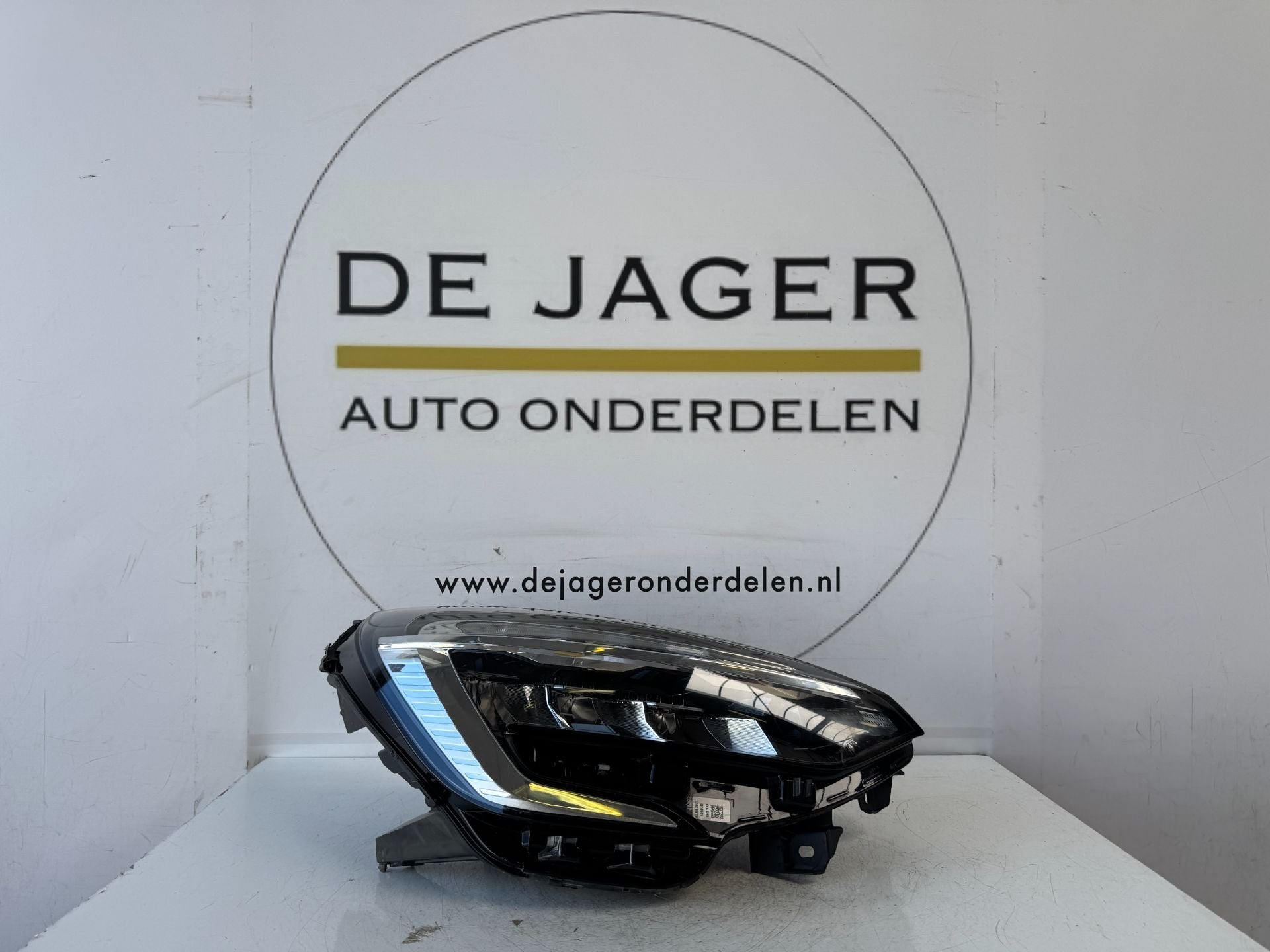 RENAULT CLIO V 5 KOPLAMP LED PURE VISION RECHTS 260100902R, Renault Group, Gebruikt, Contact.group@renault.com, Renault