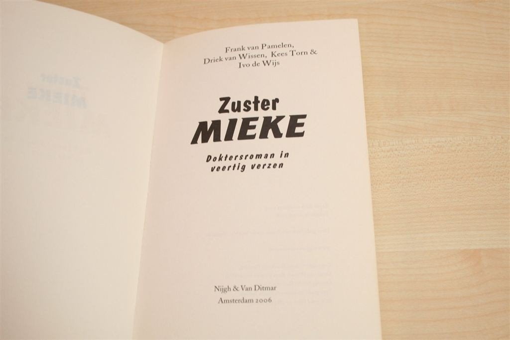 Zuster Mieke — Parodie op de Doktersroman in Verzen, Boeken, Ophalen of Verzenden, Zo goed als nieuw