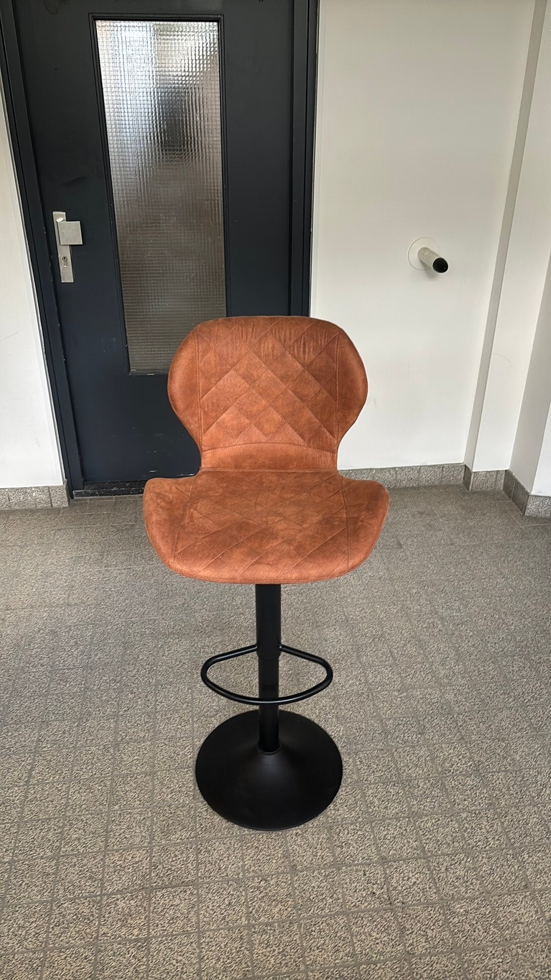 4x Moderne barkruk - Oranje/bruin met verstelbare hoogte, Huis en Inrichting, Ophalen, In hoogte verstelbaar, Zo goed als nieuw