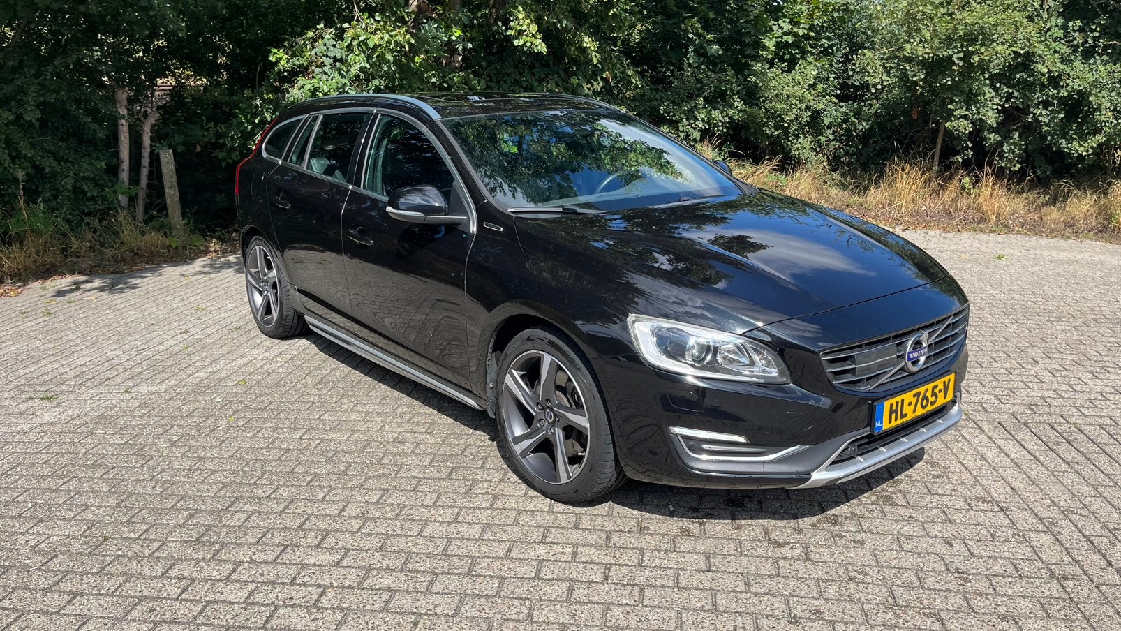 Volvo V60 D6 Twin Engine 288pk Geartronic AWD Plug In Hybrid, Automaat, 1800 kg, Zwart, Vierwielaandrijving