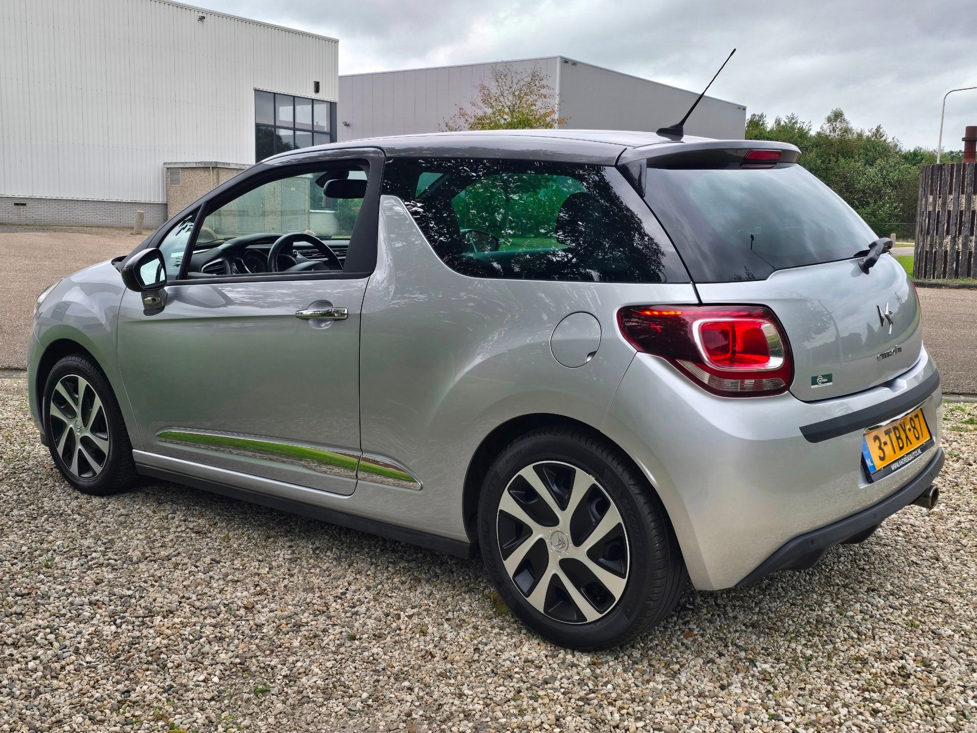 Citroen DS3 1.2 VTi So Chic AIRCO/cruise, Auto's, Voorwielaandrijving, Euro 5, Gebruikt, 31 €/maand