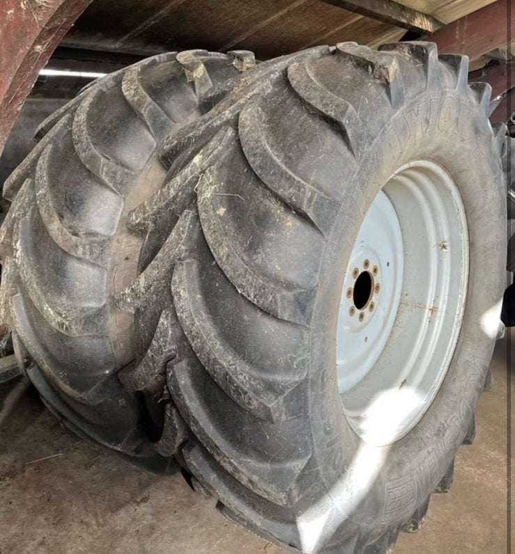 Setje 650/65R38 en 540/65R28 op velg, Ophalen