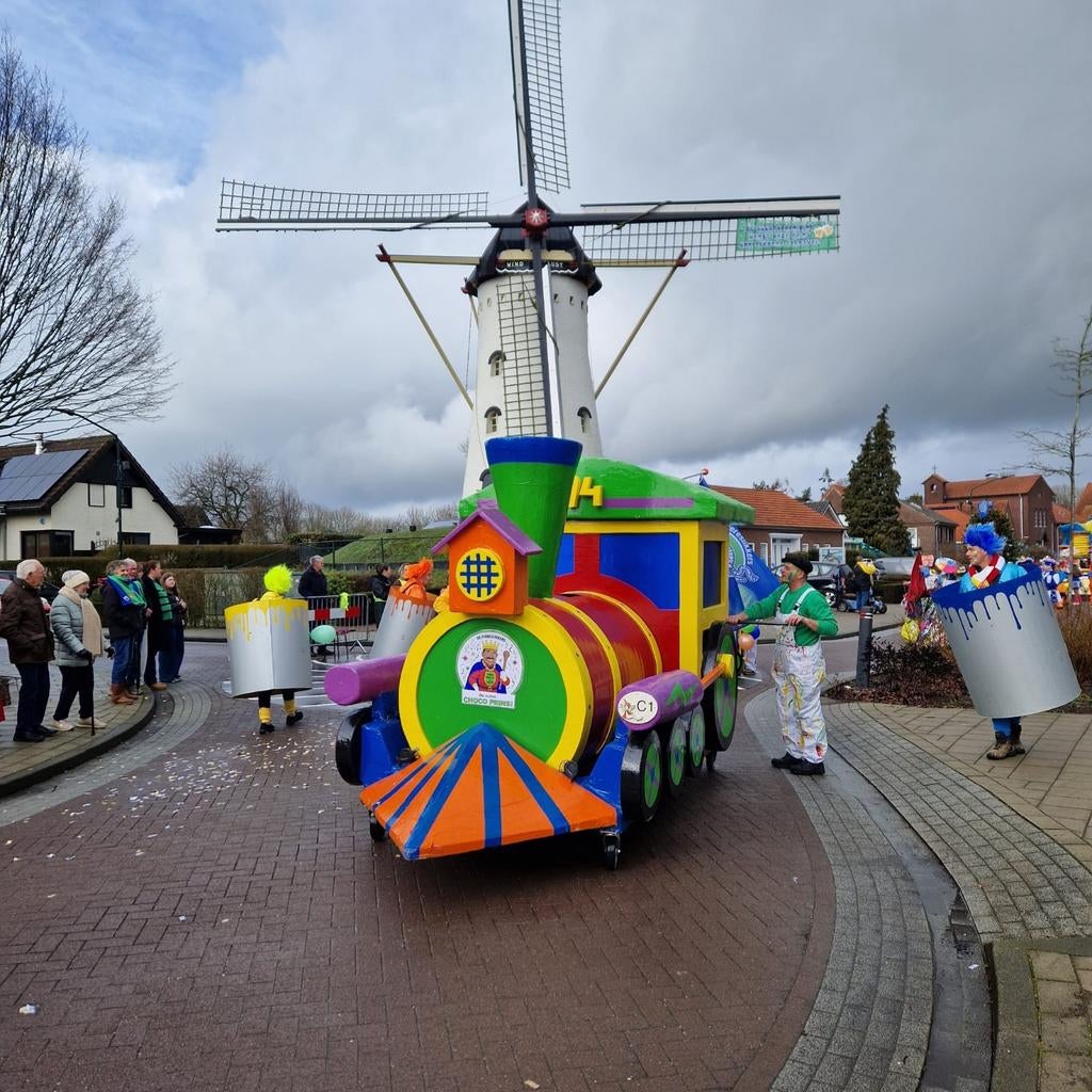 Hele mooie fleurige prijswinnende loopgroep., Ophalen, Zo goed als nieuw, Carnaval