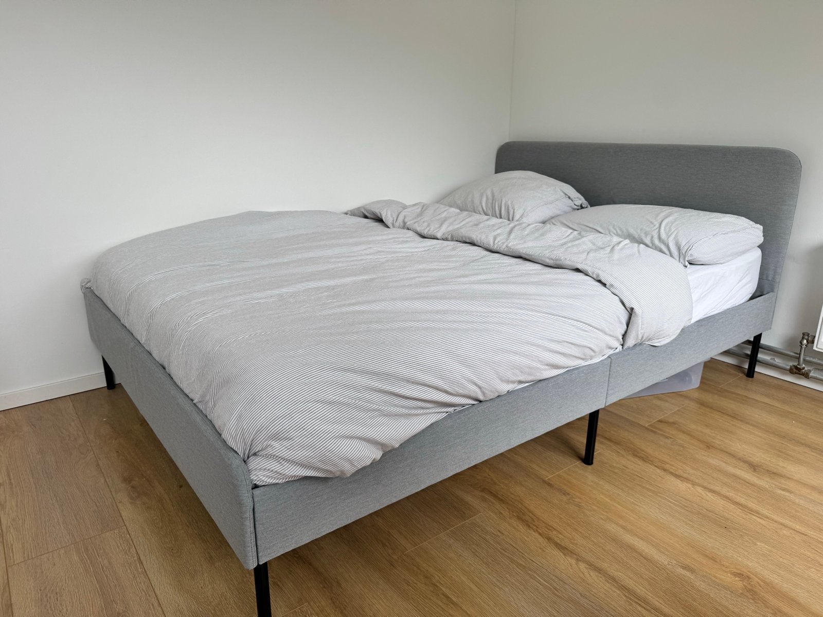 IKEA Slattum bedframe 140x200 met lattenbodem en matras, Huis en Inrichting, Slaapkamer | Bedden, Ophalen, Gebruikt, Tweepersoons