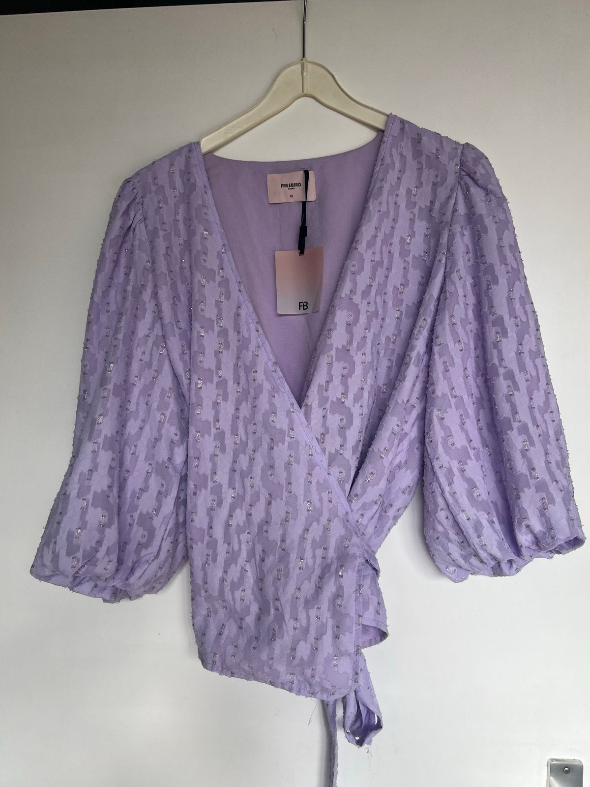 Prachtige  overslagblouse, Kleding | Dames, Ophalen of Verzenden, Nieuw, Maat 46/48 (XL) of groter, Paars