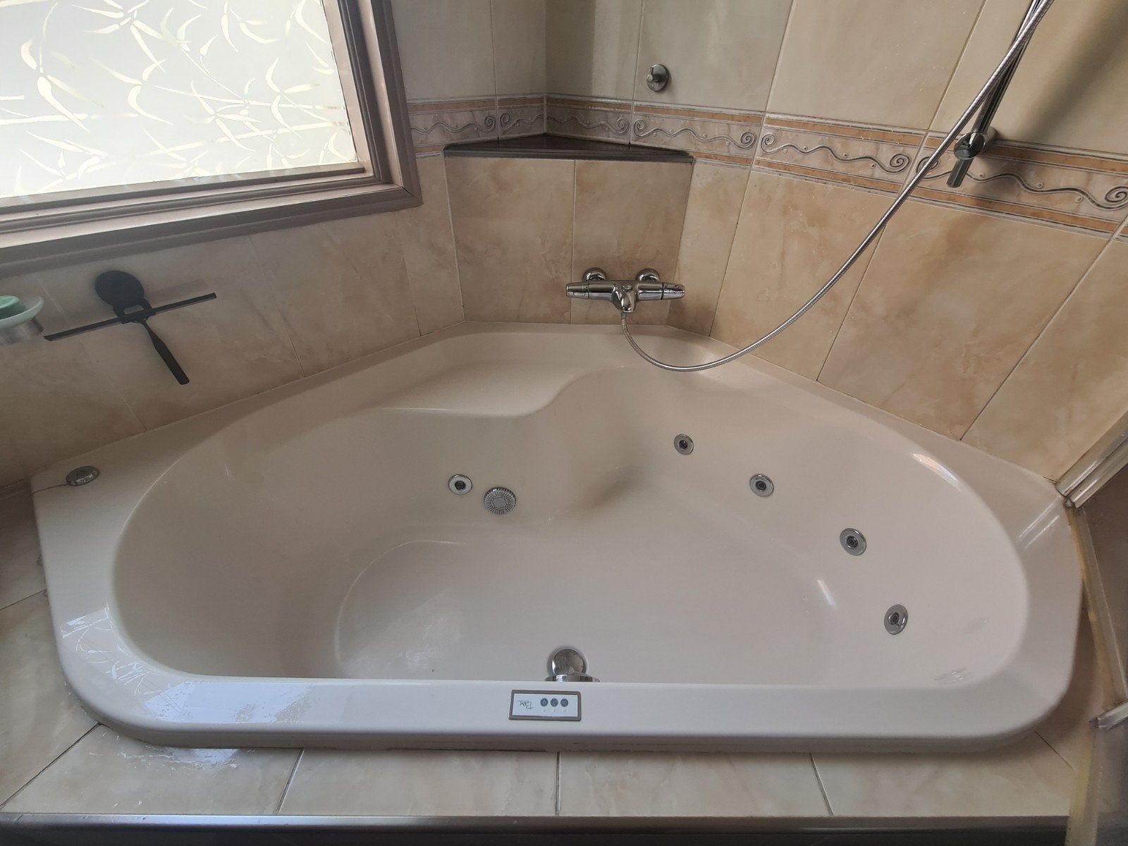 Ligbad, bubbelbad, whirlpool van Ben, Ophalen, Gebruikt, Bad