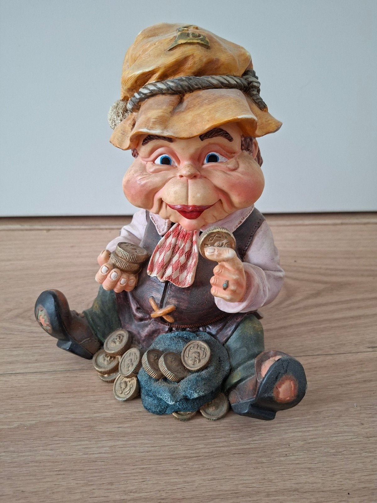 Efteling Loaf Collection Spaarpot - Kabouter met munten, Ophalen of Verzenden, Zo goed als nieuw, Beeldje of Poppetje