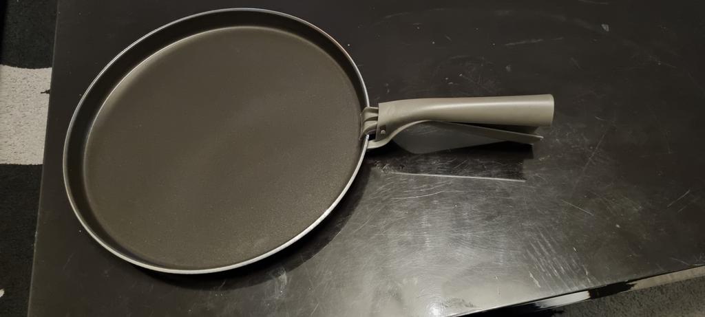 Pizzapan, Huis en Inrichting, Keuken | Potten en Pannen, Ophalen of Verzenden, Zo goed als nieuw, Pannenset