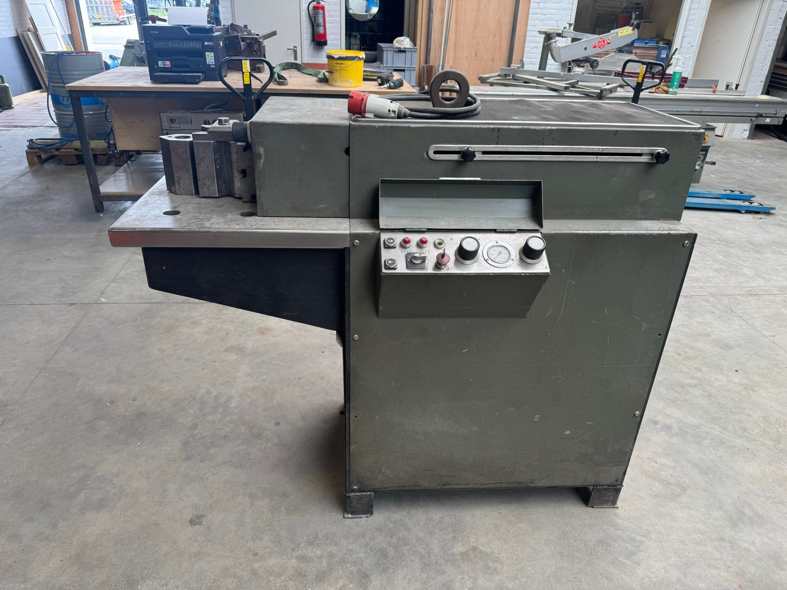 Strippenbuigmachine met veel gereedschappen, Ophalen of Verzenden