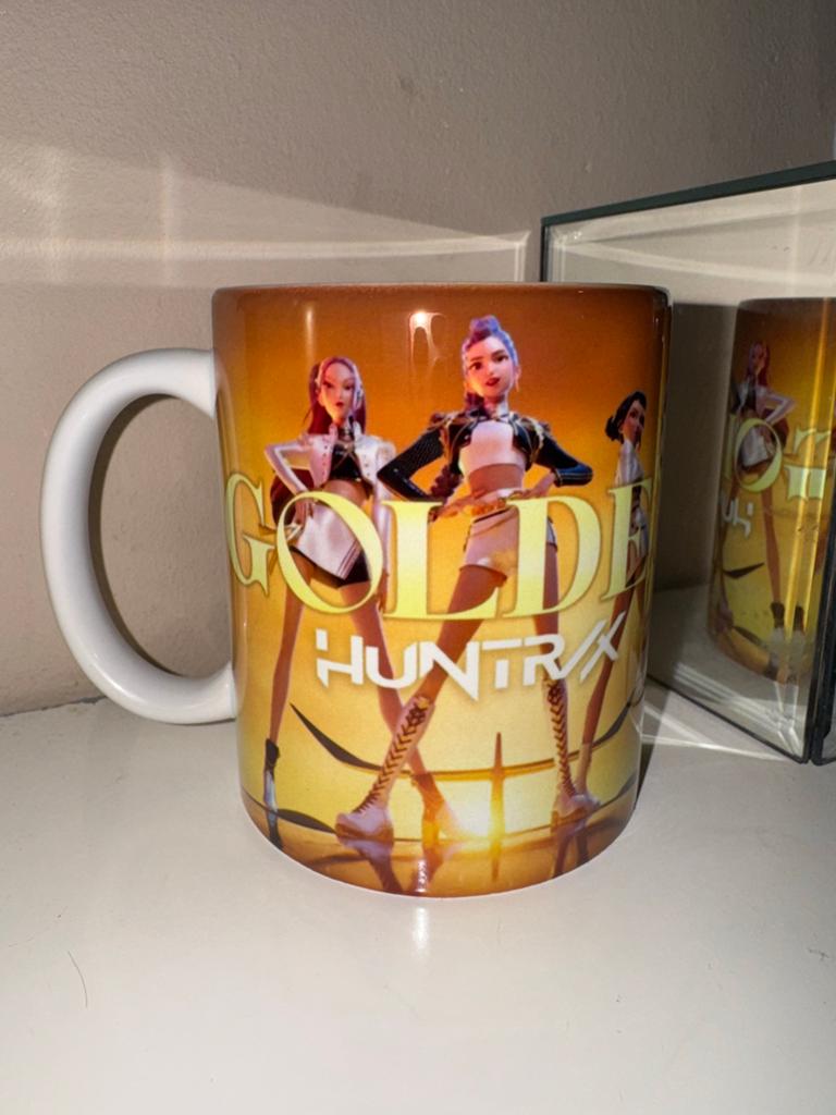 Nieuwe Kpop mok - Golden Huntra design, Overige typen, Nieuw, Ophalen of Verzenden, Steen/keramiek