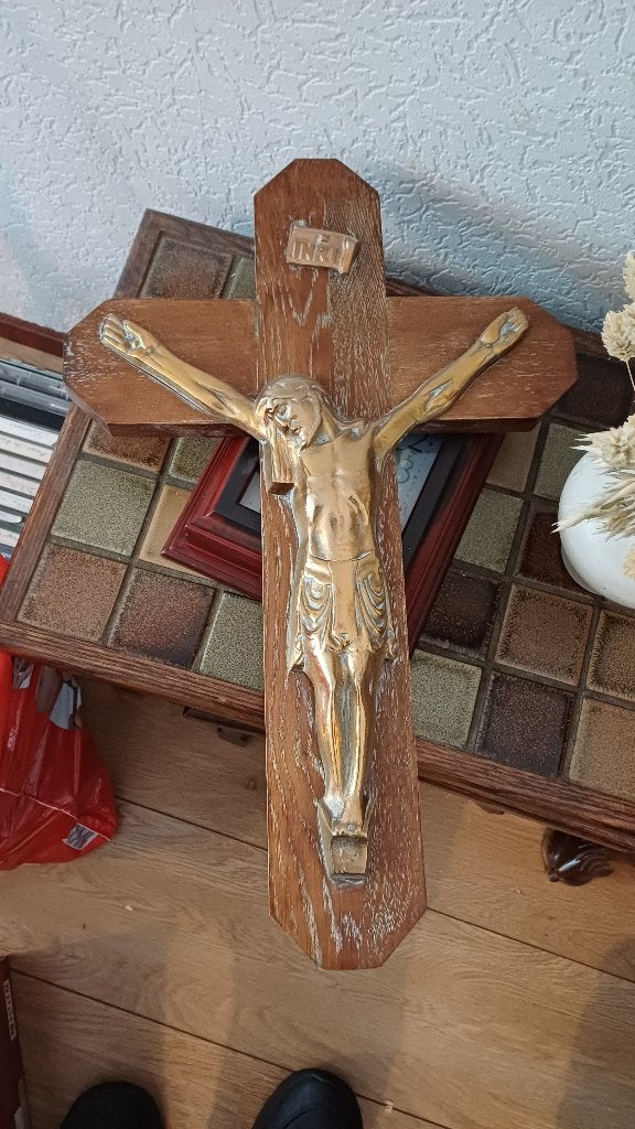 Houten kruis met koperen Jezus, Antiek en Kunst, Antiek | Religie, Ophalen