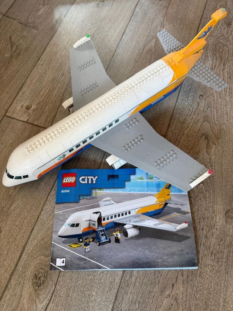 LEGO City Passagiersvliegtuig 60262, Ophalen of Verzenden, Zo goed als nieuw, Lego