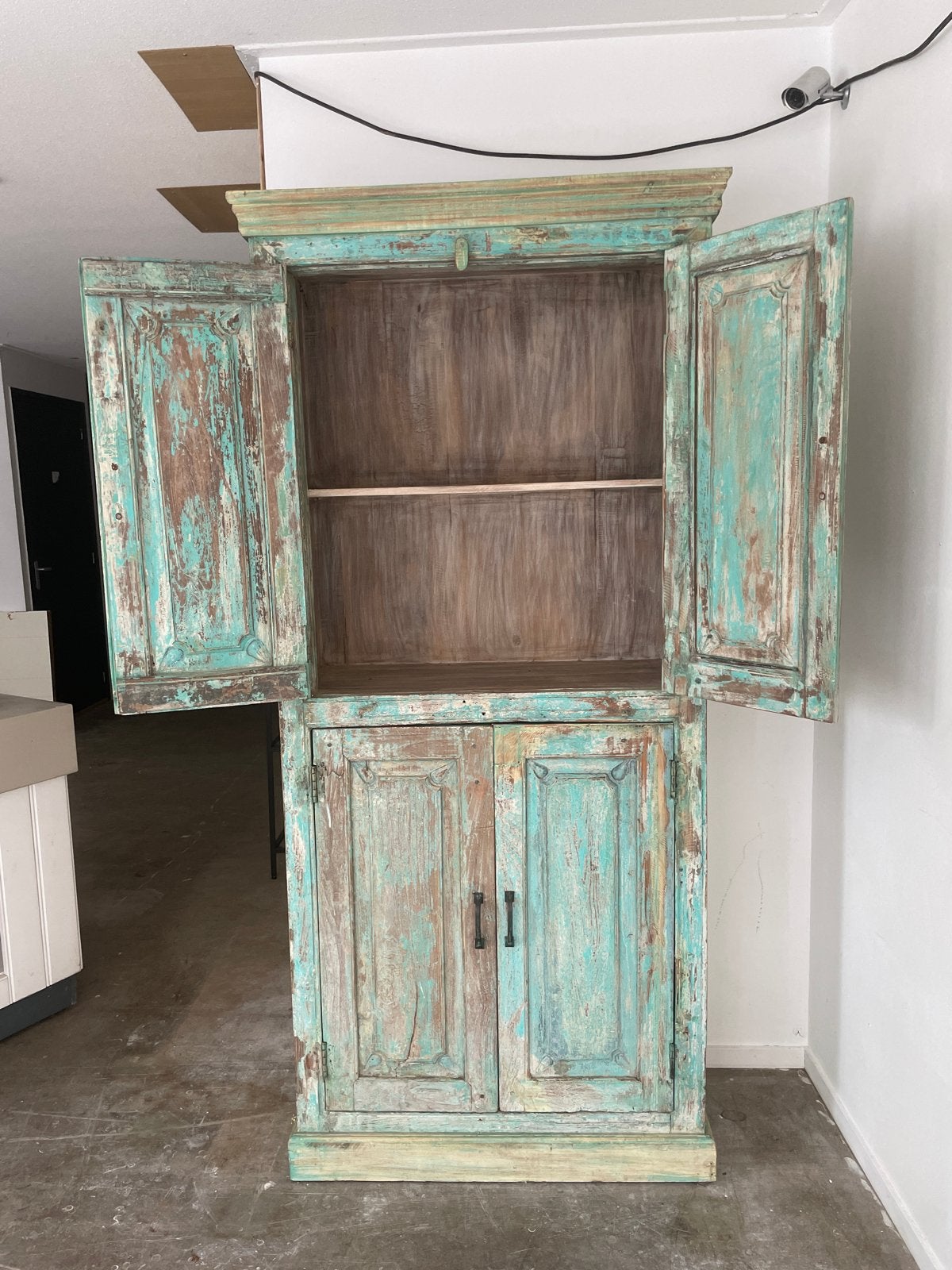 Unieke eiken vintage kast met verweerde look, Ophalen