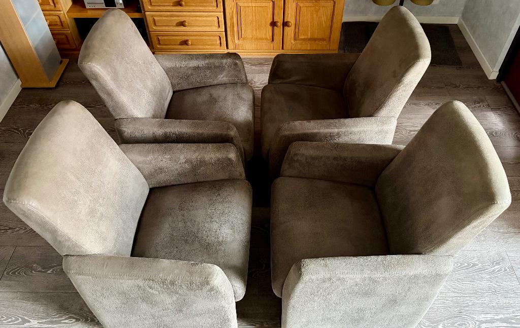 Vier Gratis Stoelen (op wieltjes), Ophalen, Gebruikt, Vier, Stof