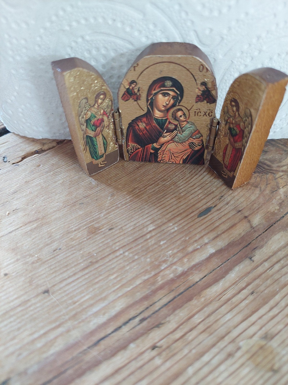 Houten icoon drieluik Maria met kind en engelen, Antiek en Kunst, Ophalen of Verzenden