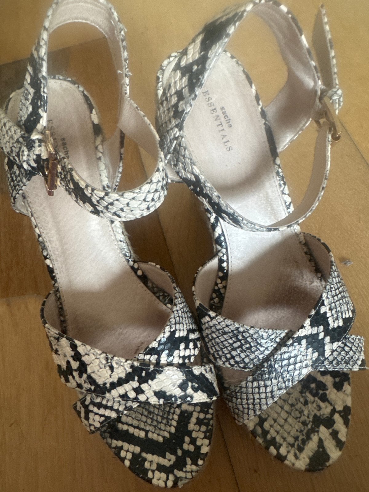 Sacha Essentials sleehakken met slangenprint, Ophalen of Verzenden, Gedragen, Zwart, Sandalen of Muiltjes