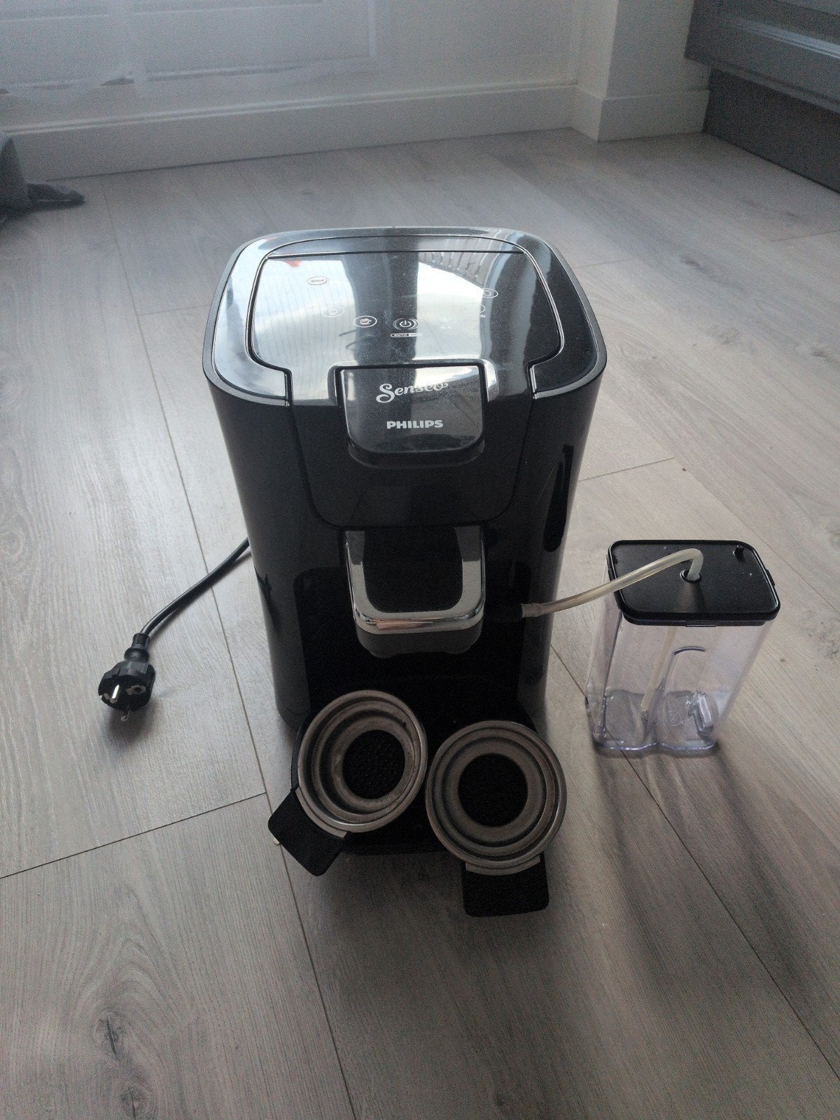 Philips Senseo Koffiezetapparaat met melk reservoir - Zwart, Gebruikt, Koffiemachine, Ophalen of Verzenden, 2 tot 4 kopjes