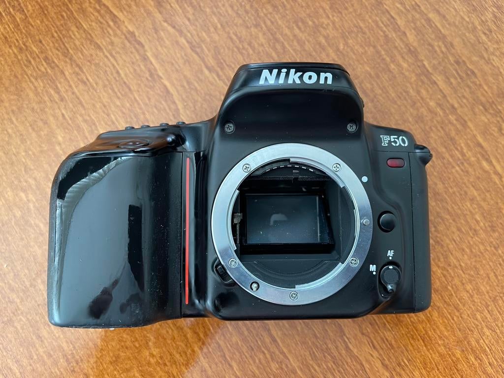 Nikon F50 body, Audio, Tv en Foto, Fotocamera's Analoog, Ophalen of Verzenden, Zo goed als nieuw, Spiegelreflex, Nikon