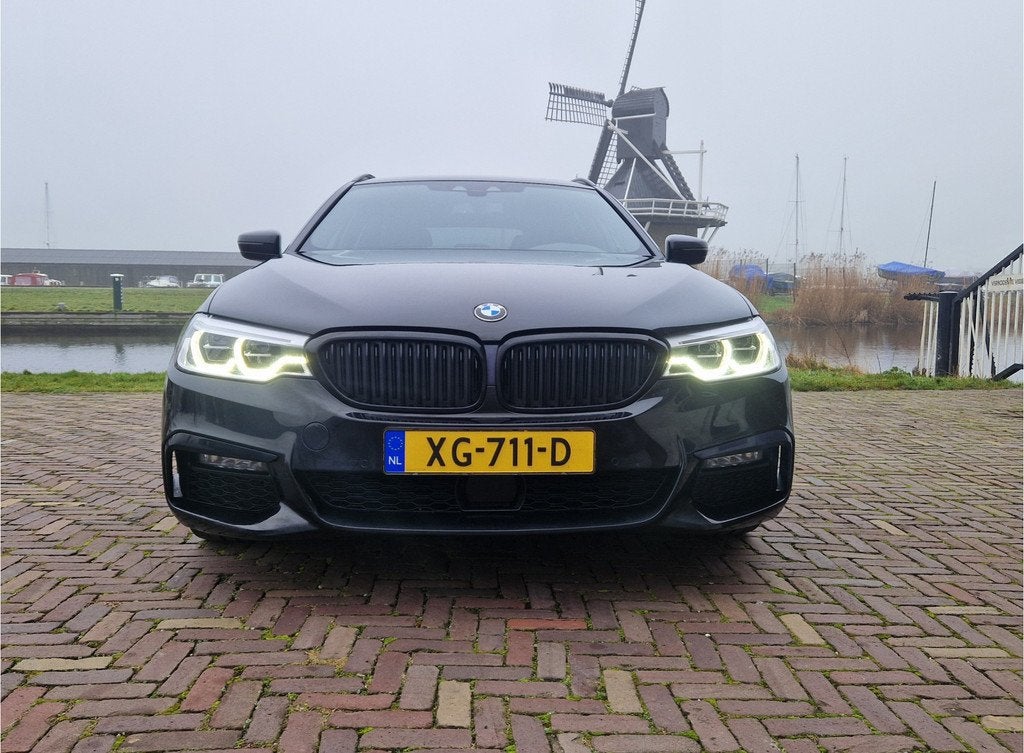 BMW 5 Serie Touring 520d High Executive ACC / M-Pakket / Vir, Auto's, Euro 6, Zwart, Diesel, Autotrust