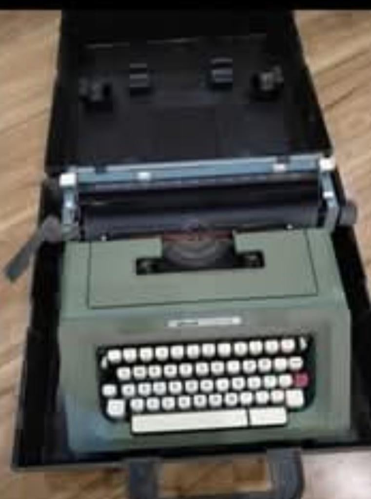 Olivetti studio 46 typemachine van Mario bellini ,in koffer, Diversen, Typemachines, Ophalen of Verzenden, Zo goed als nieuw