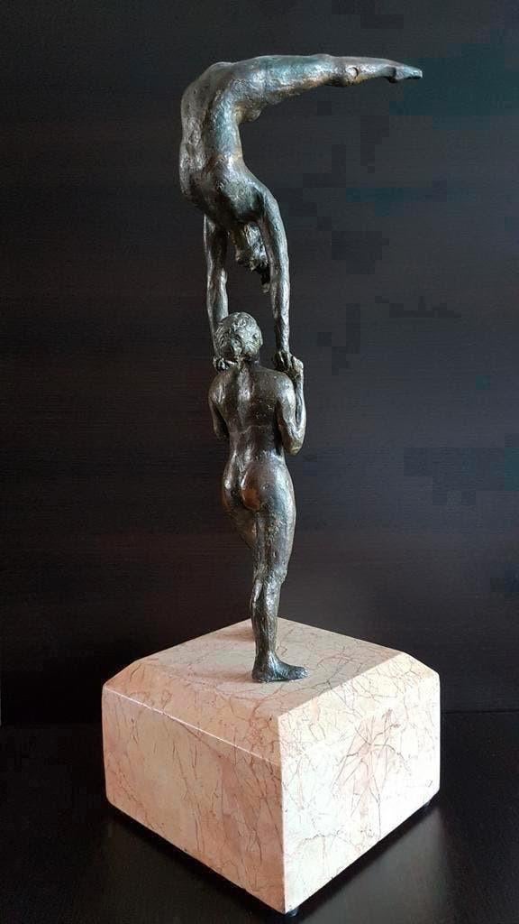 Bronzen beeld van twee naakte gymnaste vrouwen  Unieke item, Ophalen of Verzenden, Brons