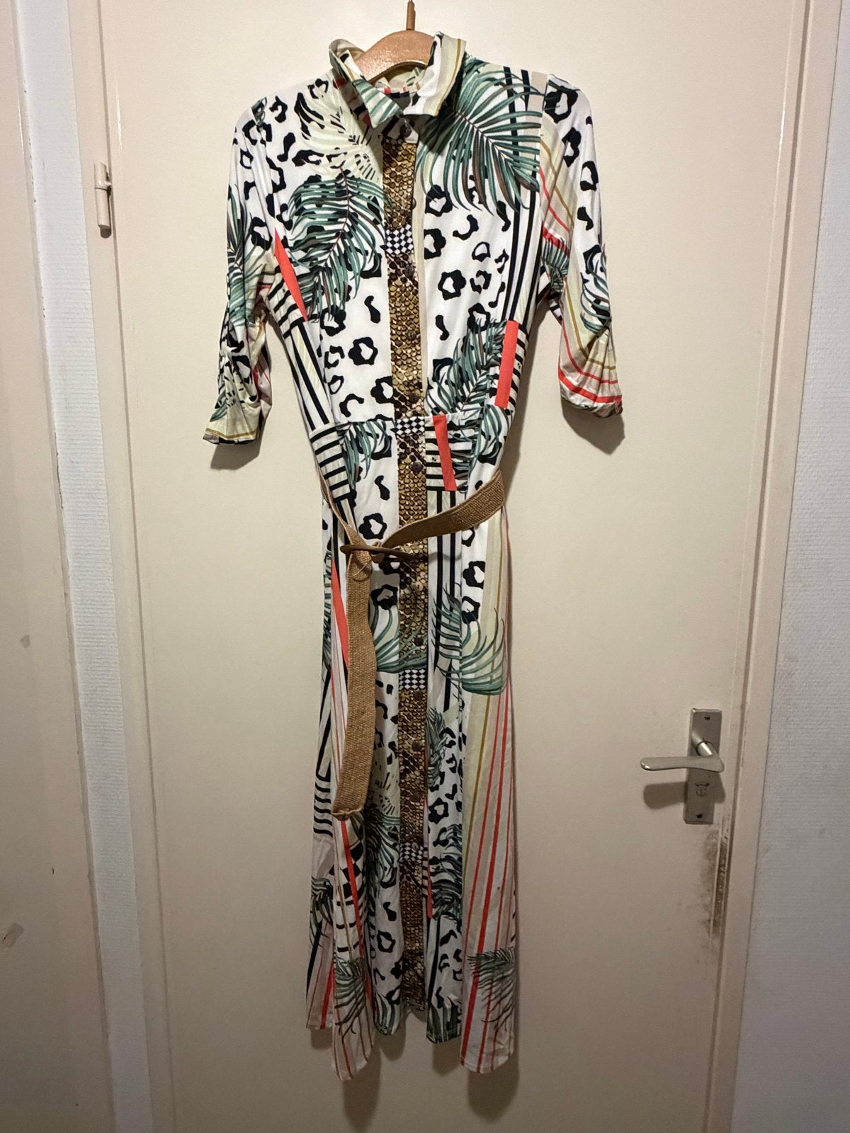 K Design jurk met tropische print en ceintuur, Zo goed als nieuw, Maat 36 (S), Onder de knie, Meerkleurig
