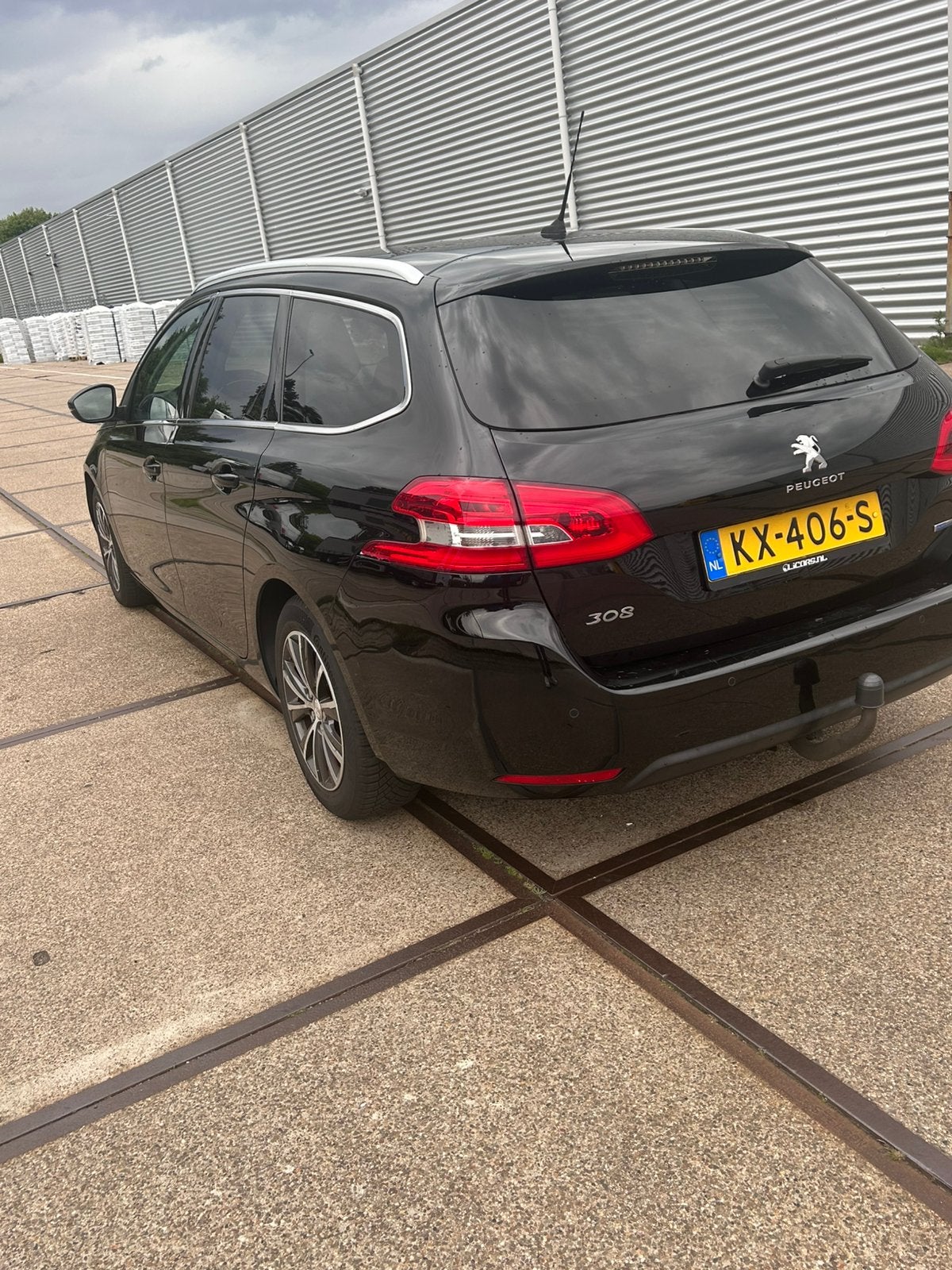 Peugeot 308 1.2 E-thp 130pk 2017 Zwart, Auto's, Peugeot, Voorwielaandrijving, 1199 cc, 1165 kg, Zwart